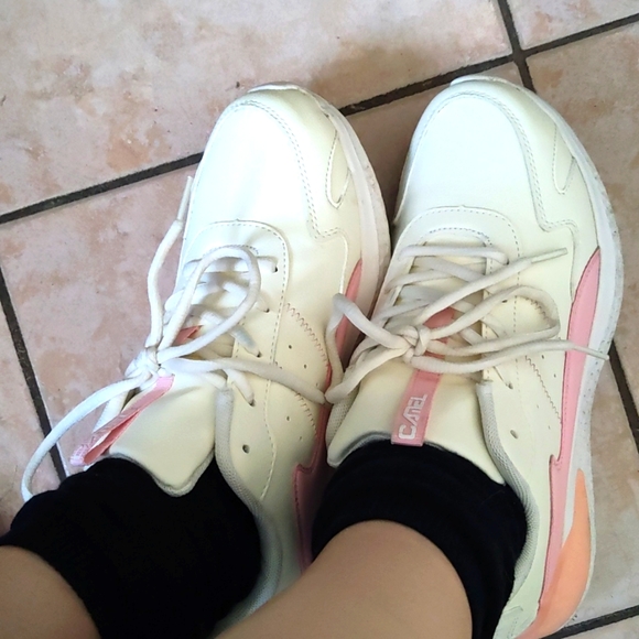 Camel Walking and Running Shoe - Picture 4 of 4